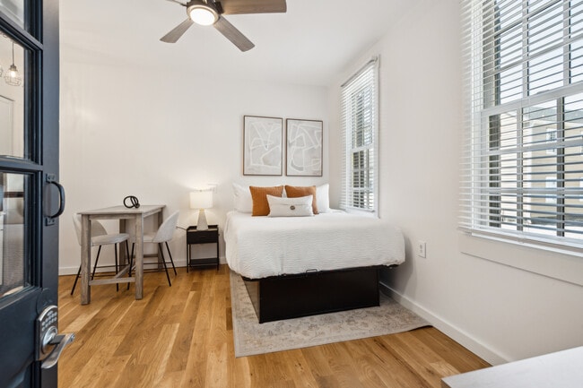 Building Photo - 33 Cannon St