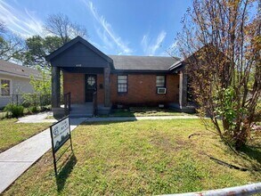 Building Photo - 723 Roanoke Ave