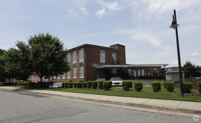 Building Photo - Courtyard at Highland Park