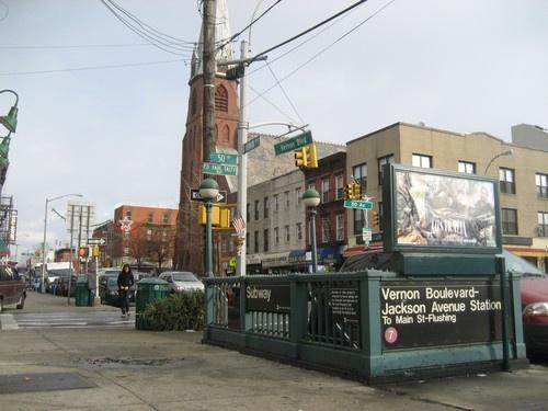 Building Photo - 5012 Vernon Blvd