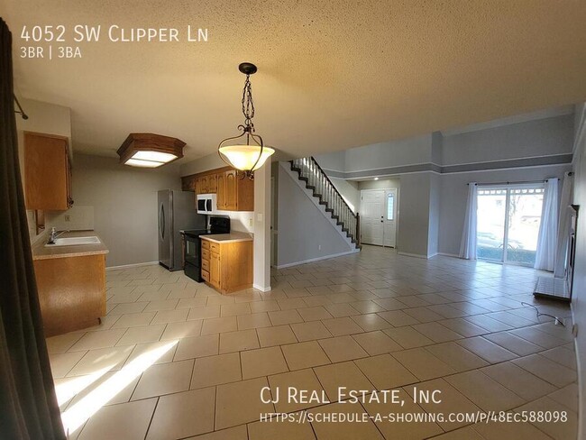 Foto del edificio - 4052 SW Clipper Ln