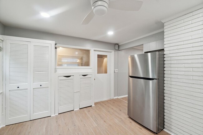 Foto del edificio - Charming Updated 4BR/2BA Cape Cod in Twinbrook- Rockville