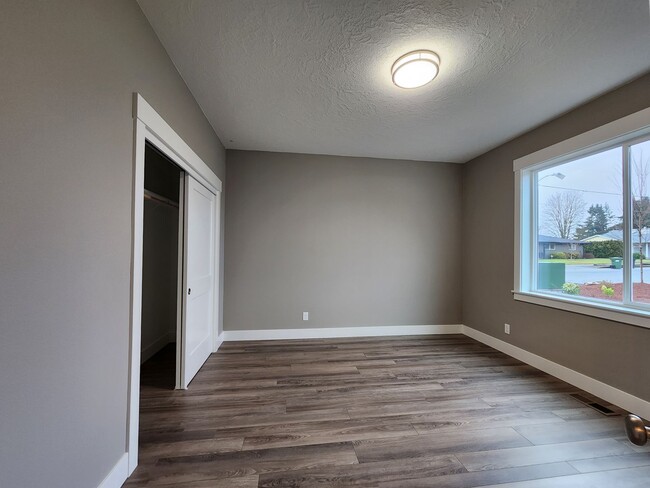 Building Photo - Beautiful & Brand New House in Sublimity C...