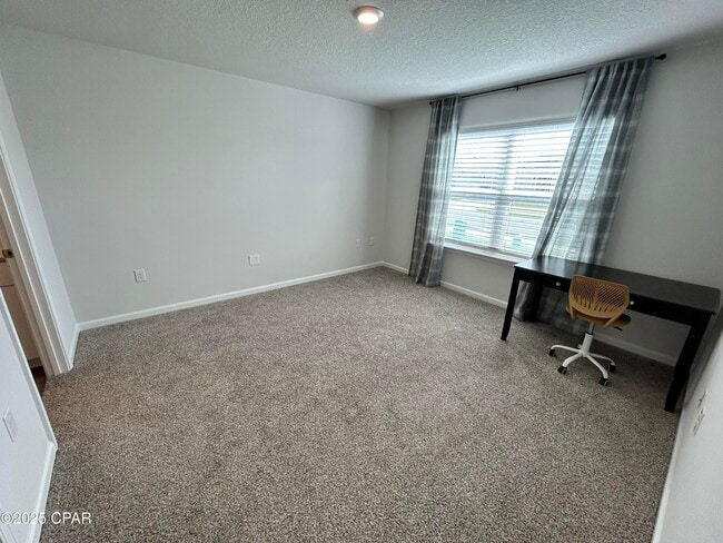 Foto del edificio - 5129 Rivergrass Dr