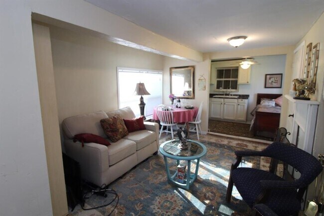 Foto del edificio - 994 HP Johnson St