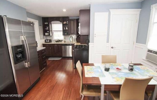 Building Photo - 507 15th Ave