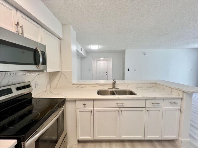 Foto del edificio - 640 S Park Rd