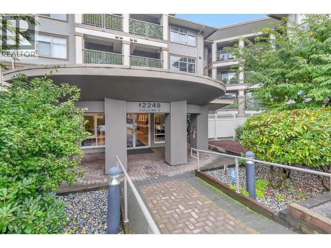 Photo du bâtiment - 12248-12224 224 St