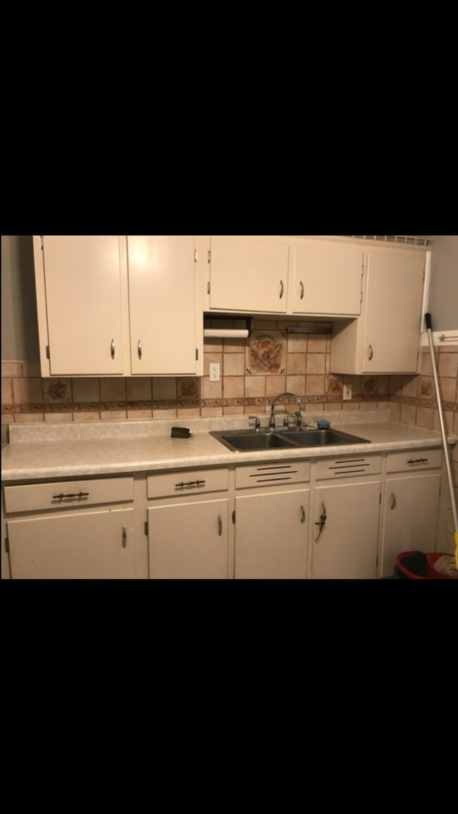 Foto del edificio - 1668 Euclid Ave