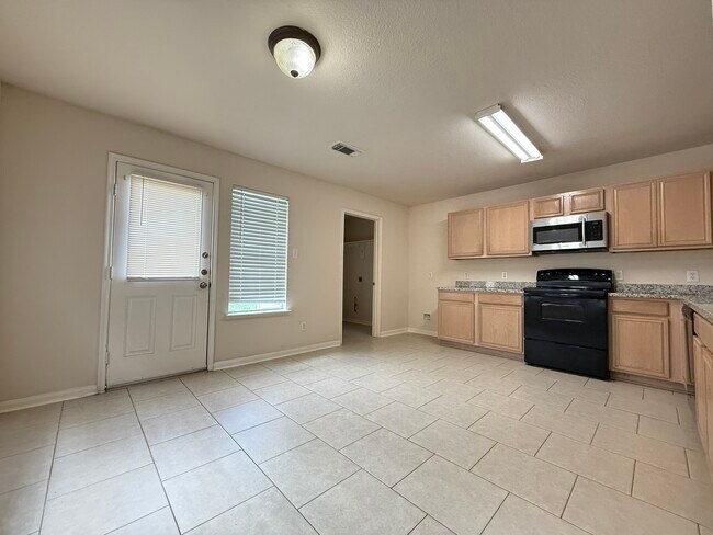 Foto del edificio - 15407 Western Skies Dr