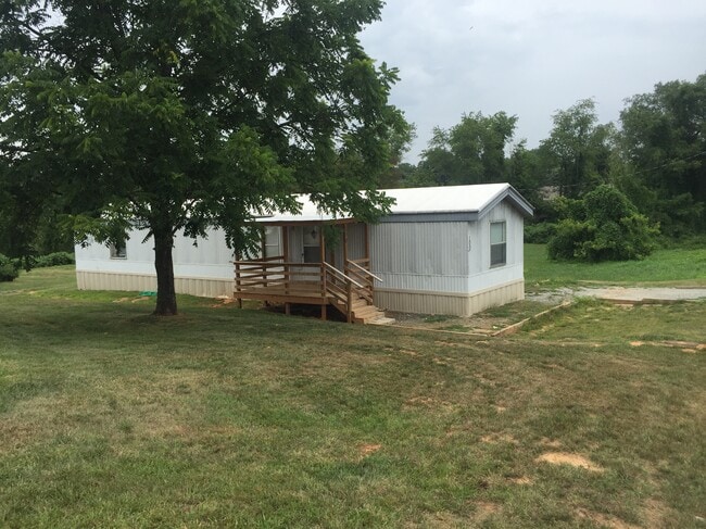 Building Photo - 100 Holland Dr Building Photo - 100 Holland Dr