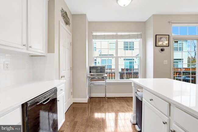 Foto del edificio - 2342 Huntington Station Ct