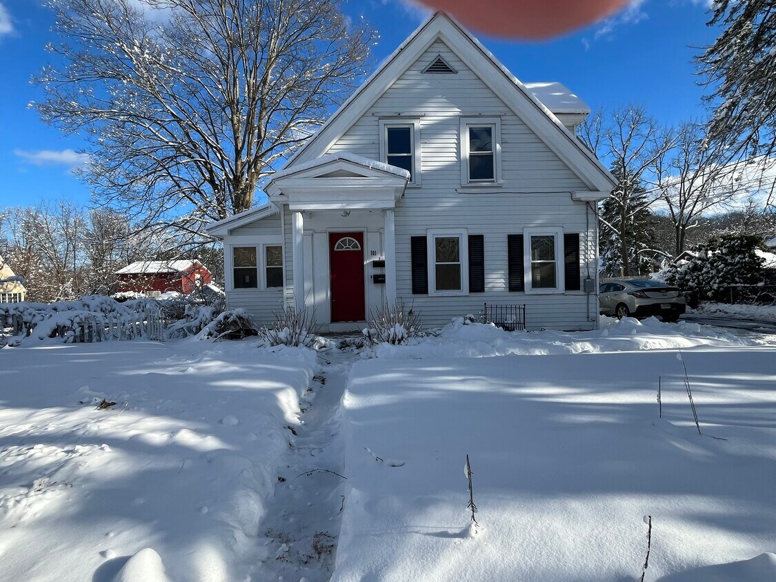 101 Elmwood St Unit 101 elmwood street, South Grafton, MA 01560