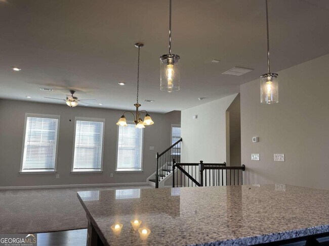 Building Photo - 3000 Regal Crown Dr