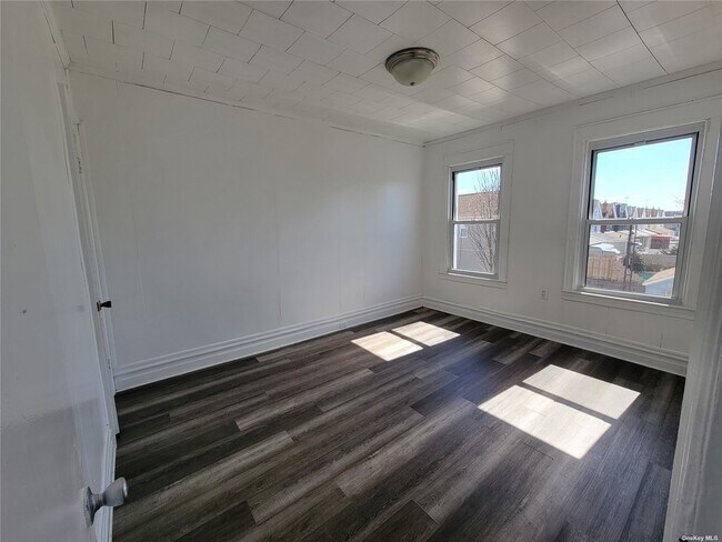 Foto del edificio - 81-12 95th Ave