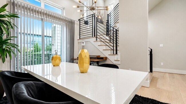 Foto del edificio - 3511 Hutchins St