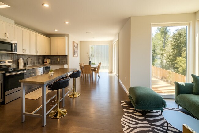 Building Photo - 3929 Landmark Ct