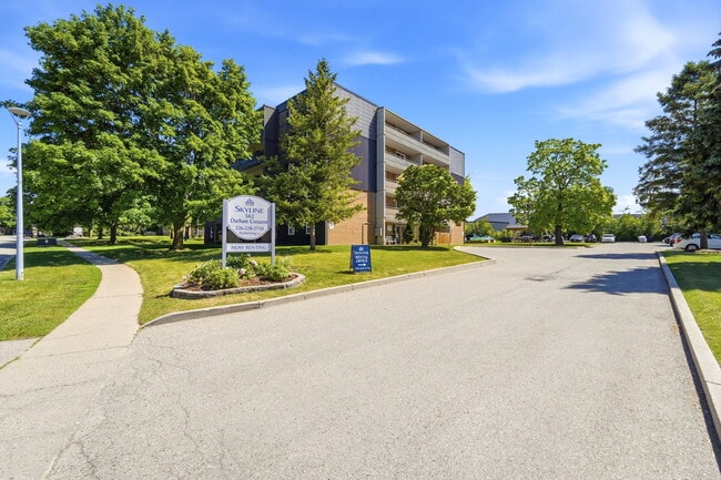 Building Photo - Lakeview Towers Apartments