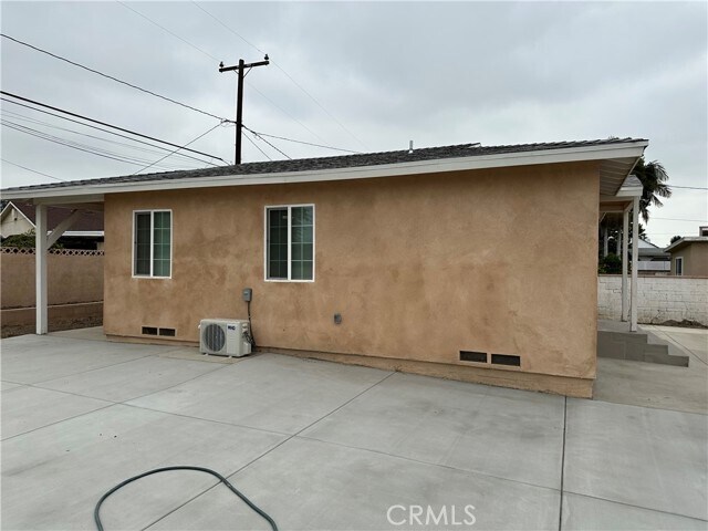 Foto del edificio - 9517 Stoakes Ave