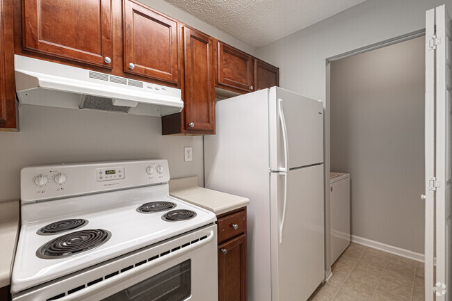 Charleston - 3BR, 2BA - 1150SF - Cross Creek Apartments