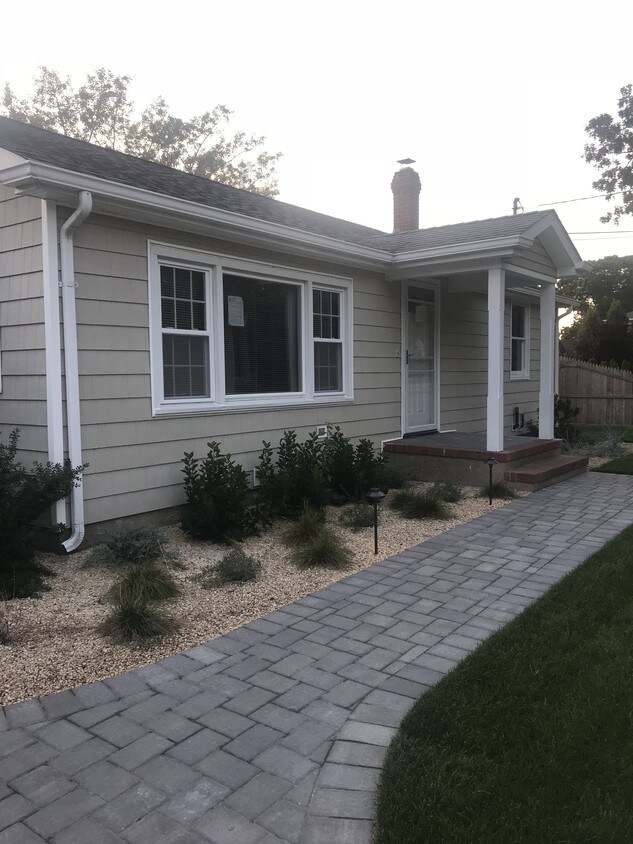 211 Longneck Blvd, Riverhead, NY 11901 House Rental in Riverhead, NY
