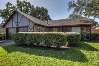Building Photo - 5719 Chrystell Ln