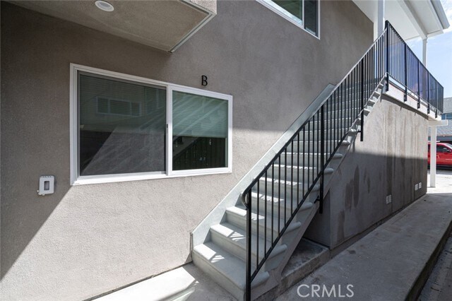 Foto del edificio - 905 W Balboa Blvd