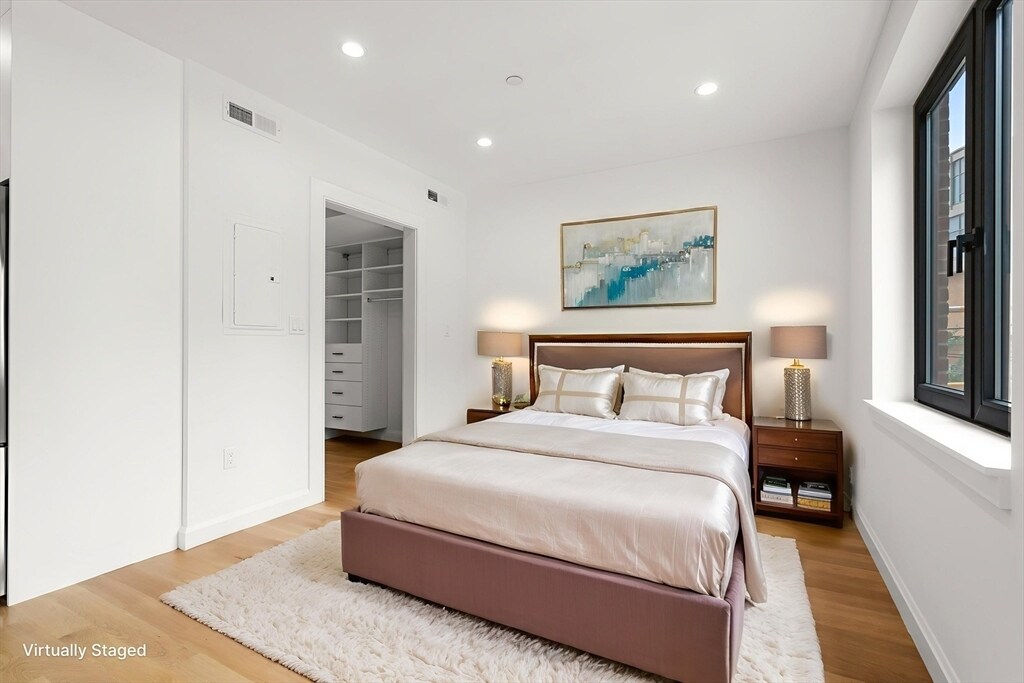 Foto principal - 1618 Beacon St