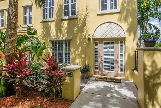 Building Photo - 609 Casabella Cir