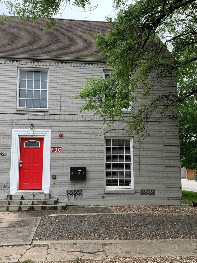 Building Photo - 2423 Woodhead St