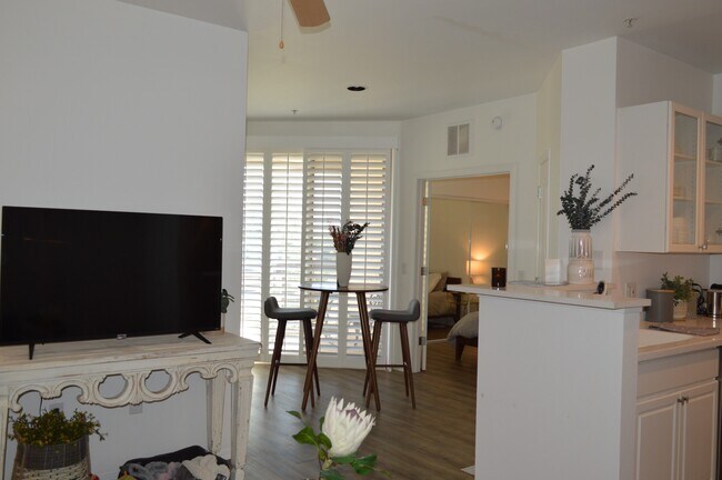 Foto del edificio - 1701 E Colter St