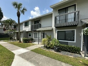 Building Photo - 2404 Seaside Dr