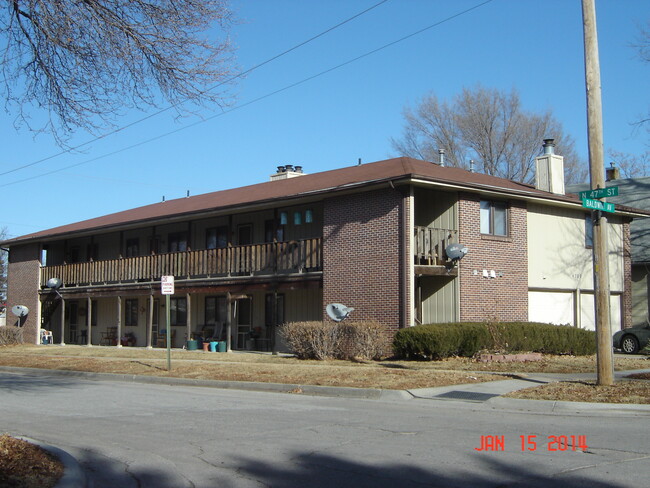Building Photo - 4700 Baldwin Ave