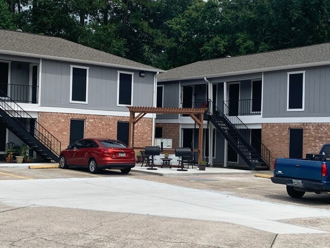Building Photo - 301 Foster Dr