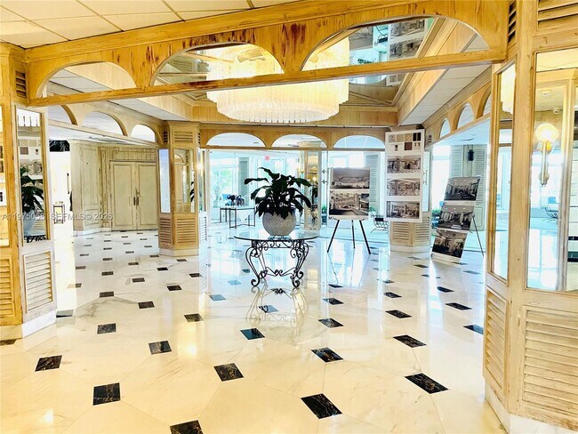 Foto del edificio - 3180 S Ocean Dr