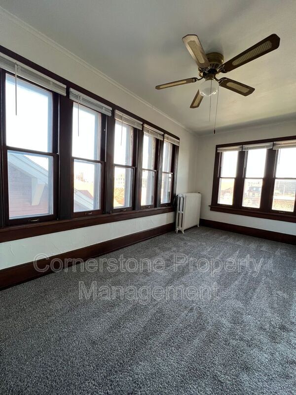 Building Photo - 910 2nd Ave N