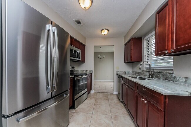 Foto del edificio - 212 Great Yarmouth Ct