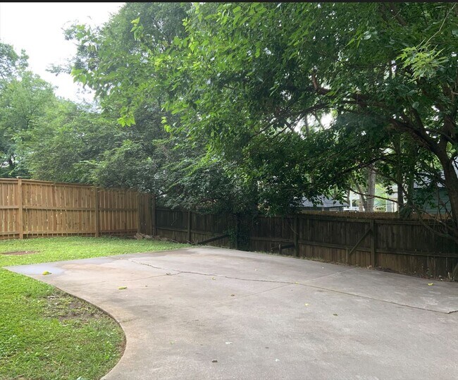 Plataforma para estacionamiento fuera de la vía pública - 657 Home Avenue SE