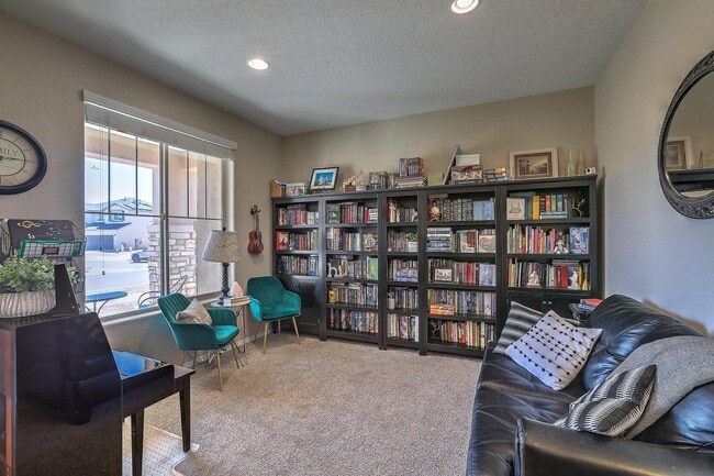 Building Photo - 6113 Oldenberg Dr SE