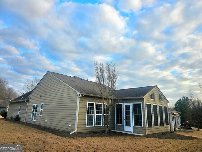 Building Photo - 130 Magic Lily Dr