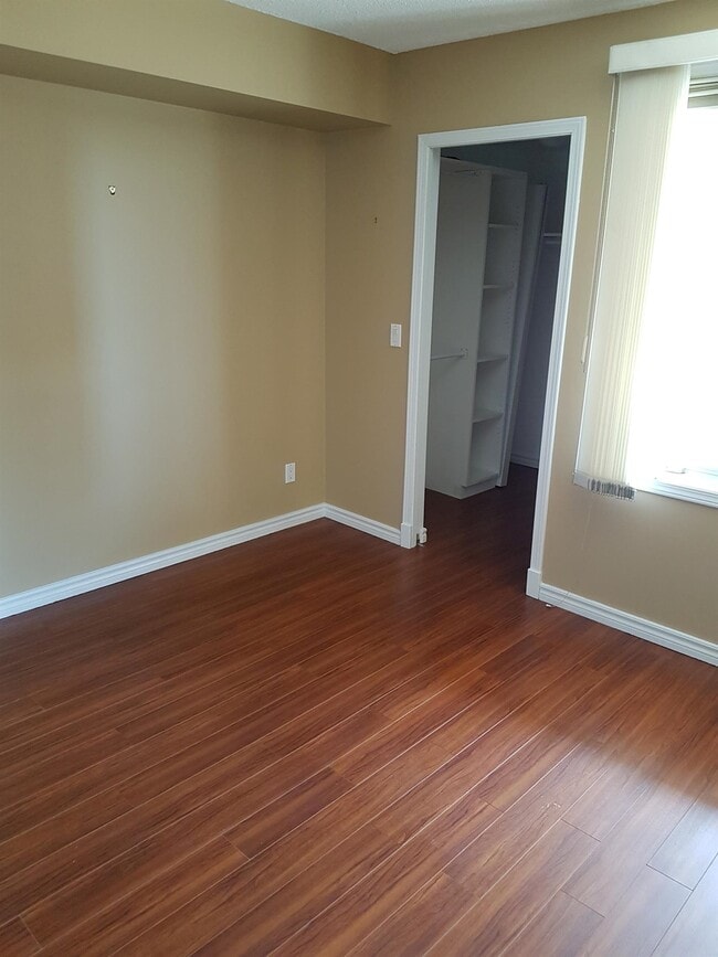 Building Photo - 2 Bed 2 Bath Unit in Edmonton, AB
