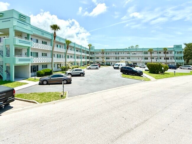 Foto del edificio - 2455 Finlandia Ln