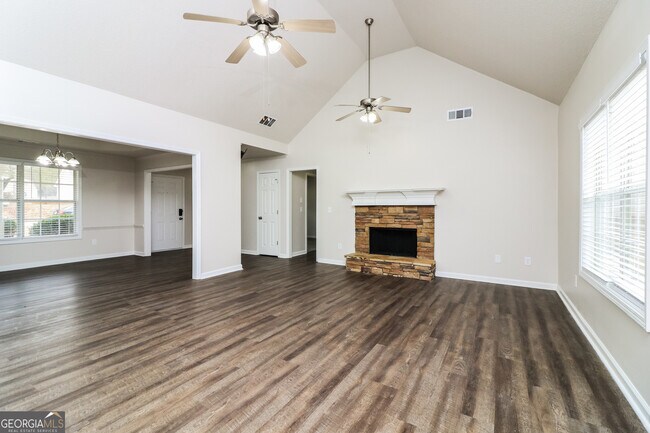 Building Photo - 40 Berkshire Trce