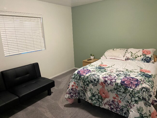 Foto del edificio - 1237 Lenrey Ave