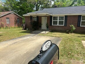 Building Photo - 932 Munsen Spring Dr