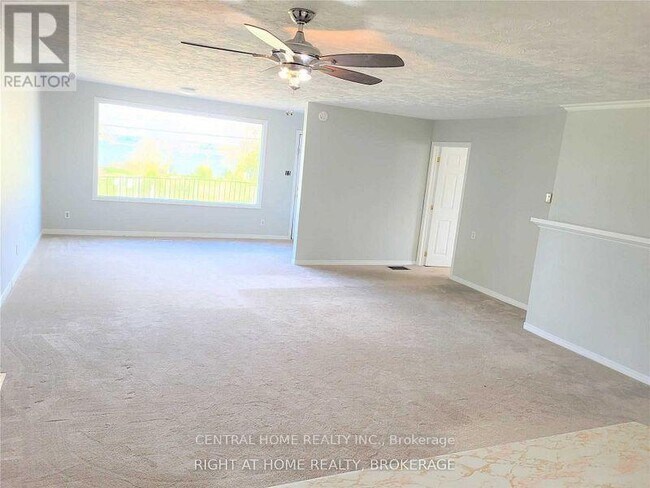 Photo du bâtiment - 255 Bayview Ave