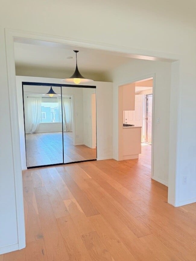 Building Photo - 1/2 OFF FIRST MONTH! BEAUTIFUL & SPACIOUS ...