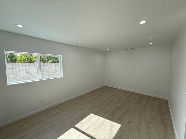 Building Photo - 16918 Bassett St