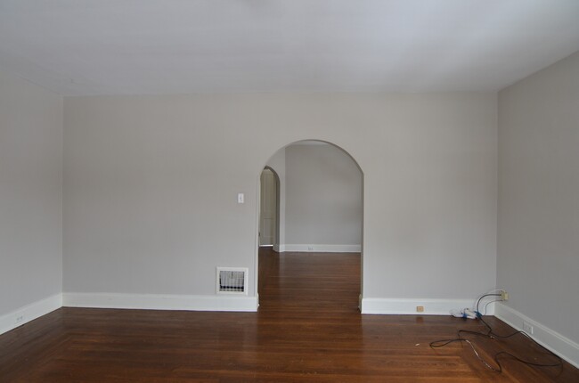 Building Photo - 6201 Bramble Ave