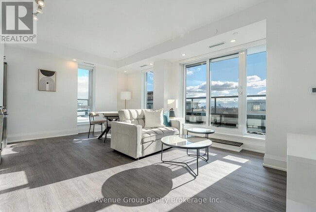 Photo du bâtiment - 700 Sheppard Ave W